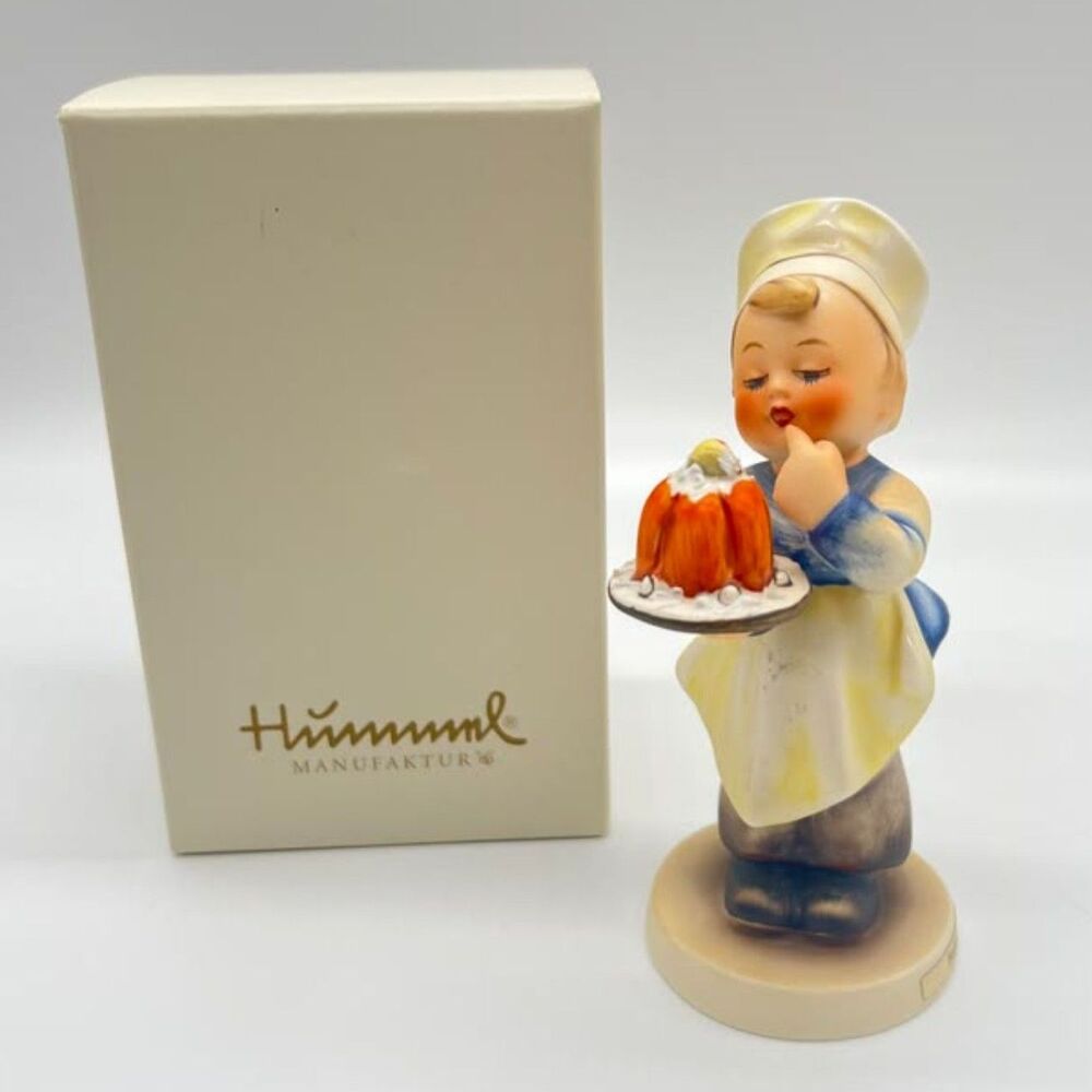 Vintage Goebel M.I. Hummel "The Baker" Figurine #128 Marked "W. Germany" & Box